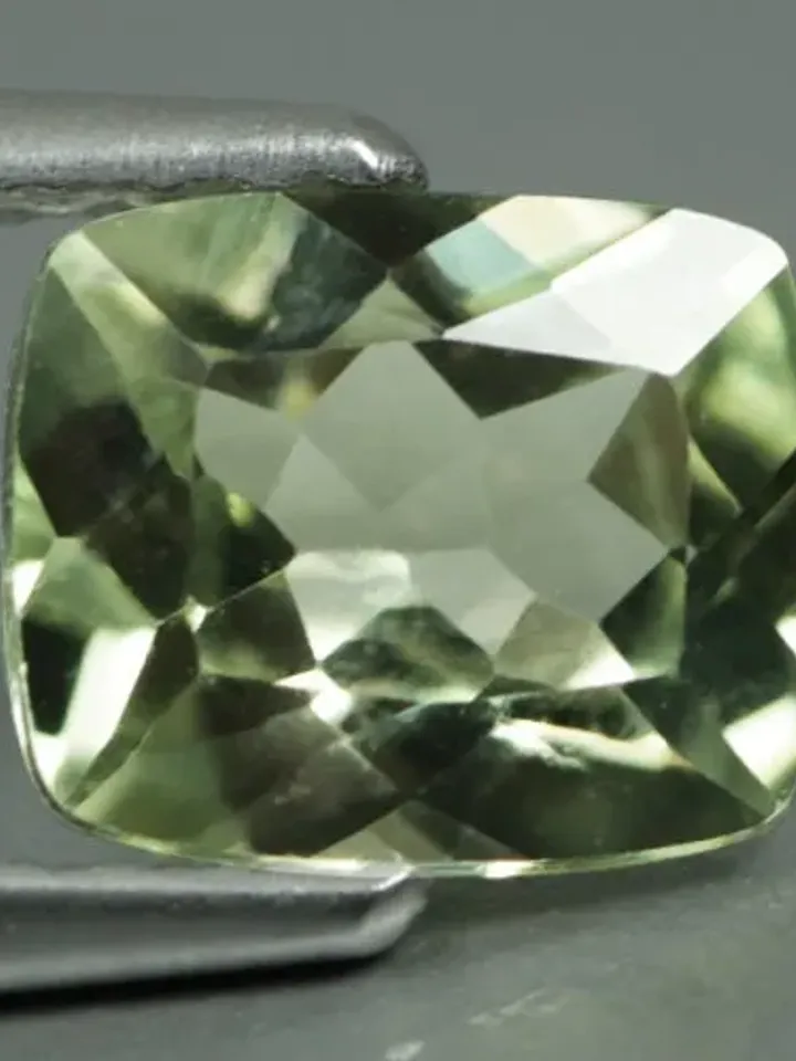 1.08 CT Pleasant Unheated 100% Natural Color Change Diaspore from Turkey