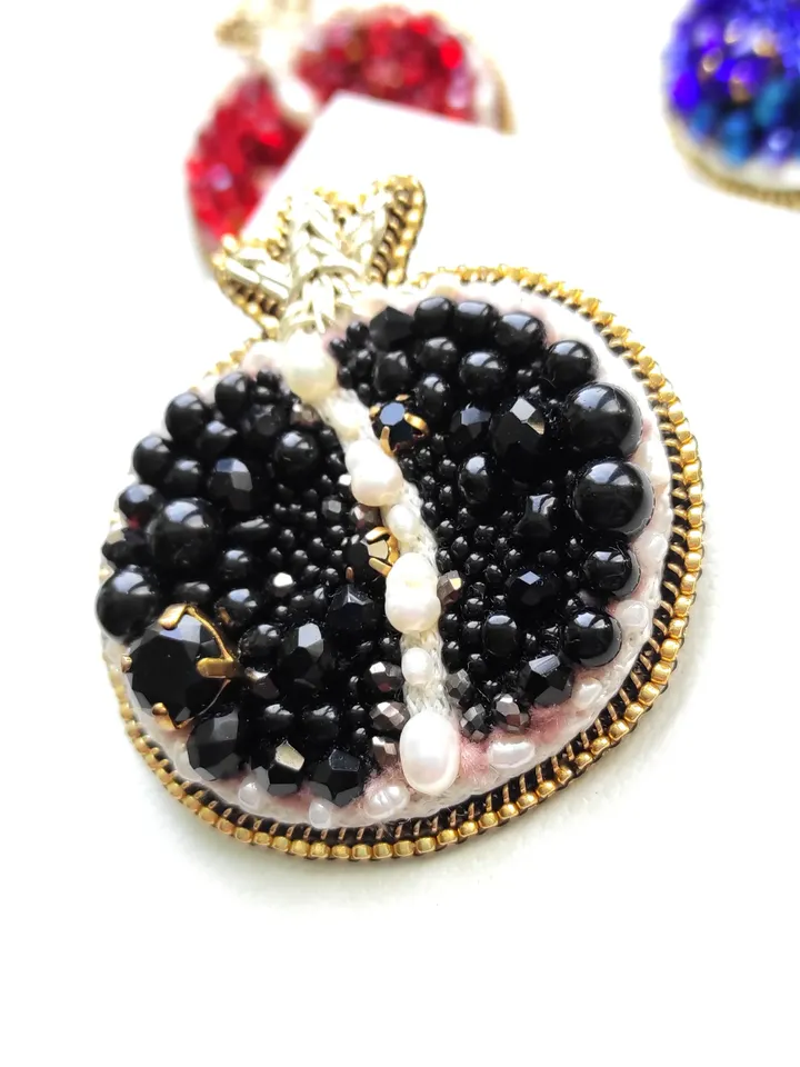 Beaded brooch, garnet pin, garnet brooch, garnet, fruit brooch, bead brooch, gift for her, red pin, red brooch, beaded