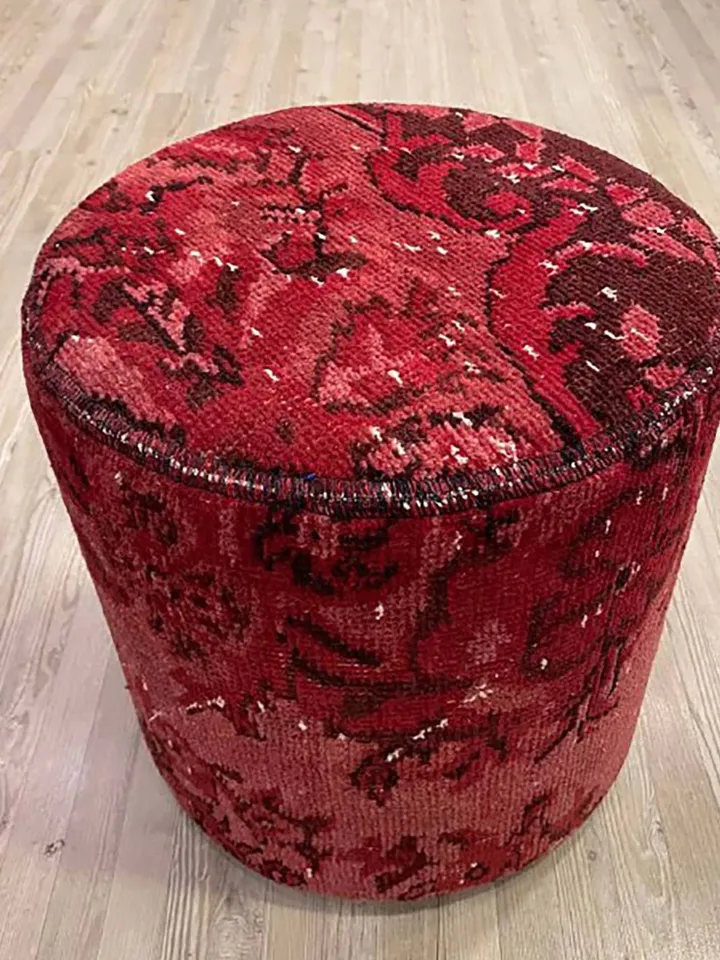 BohoCozy: Handmade Patchwork Ottoman Pouf, Bohemian Kilim Rug, 35x40x35cm for a Cozy Home Decor .