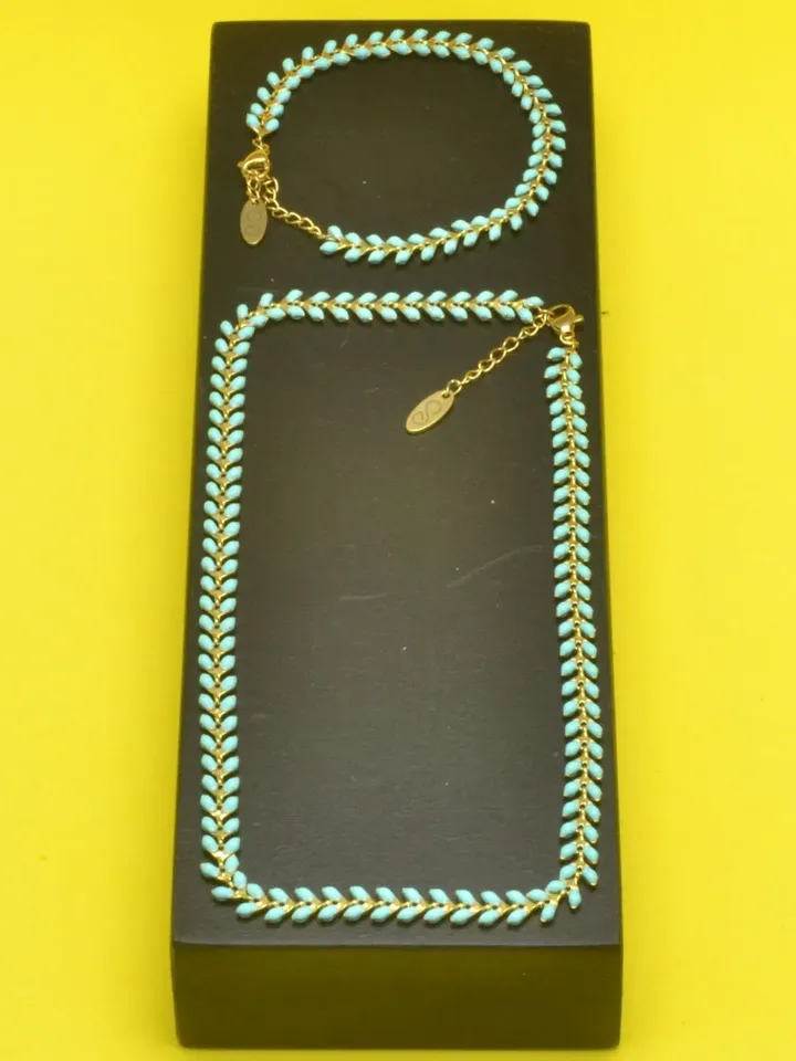 Chevron Necklace, Turquoise Chevron Choker, Dainty Turquoise Arrow Necklace, Repeating Arrow Necklace, Turquoise Arrow Chevron Choker