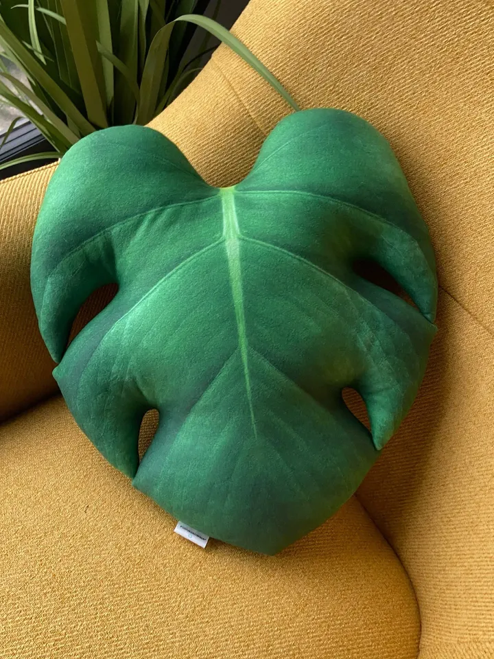 Monstera / monstera pillow / monstera leaf / monstera plant / monstera deliciosa / monstera cushion / plant pillow / monstera gift