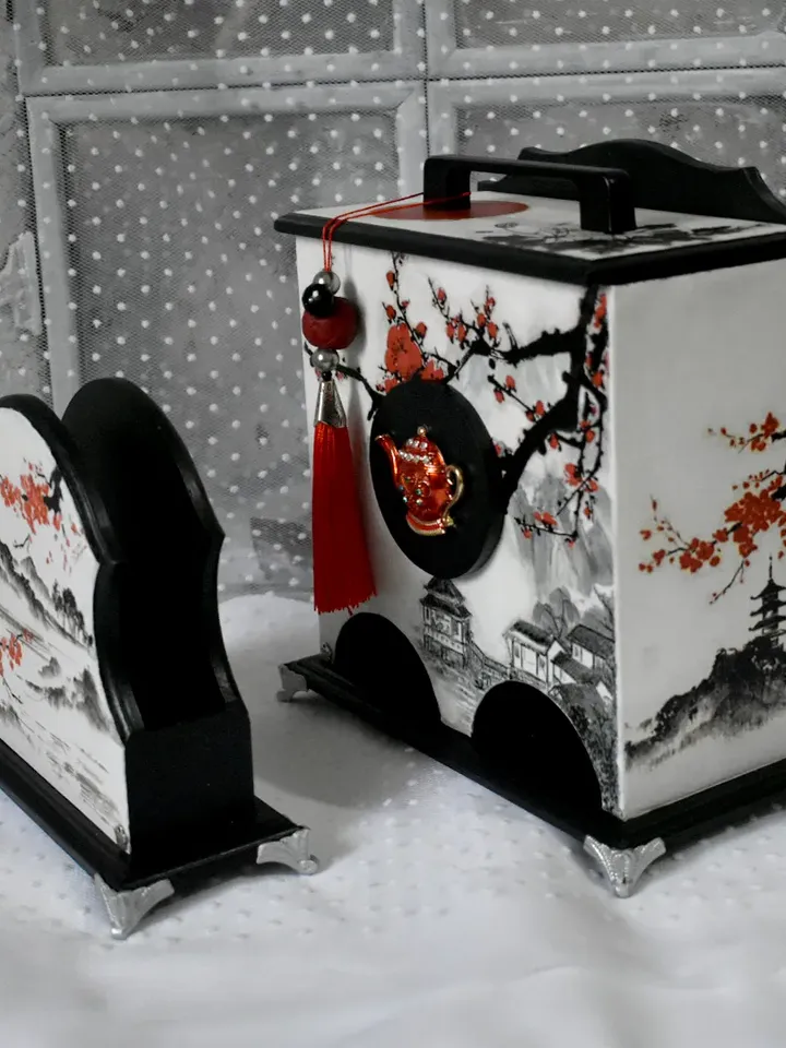 Square Napkin stand, Napkin holder for table setting with the image of Japan