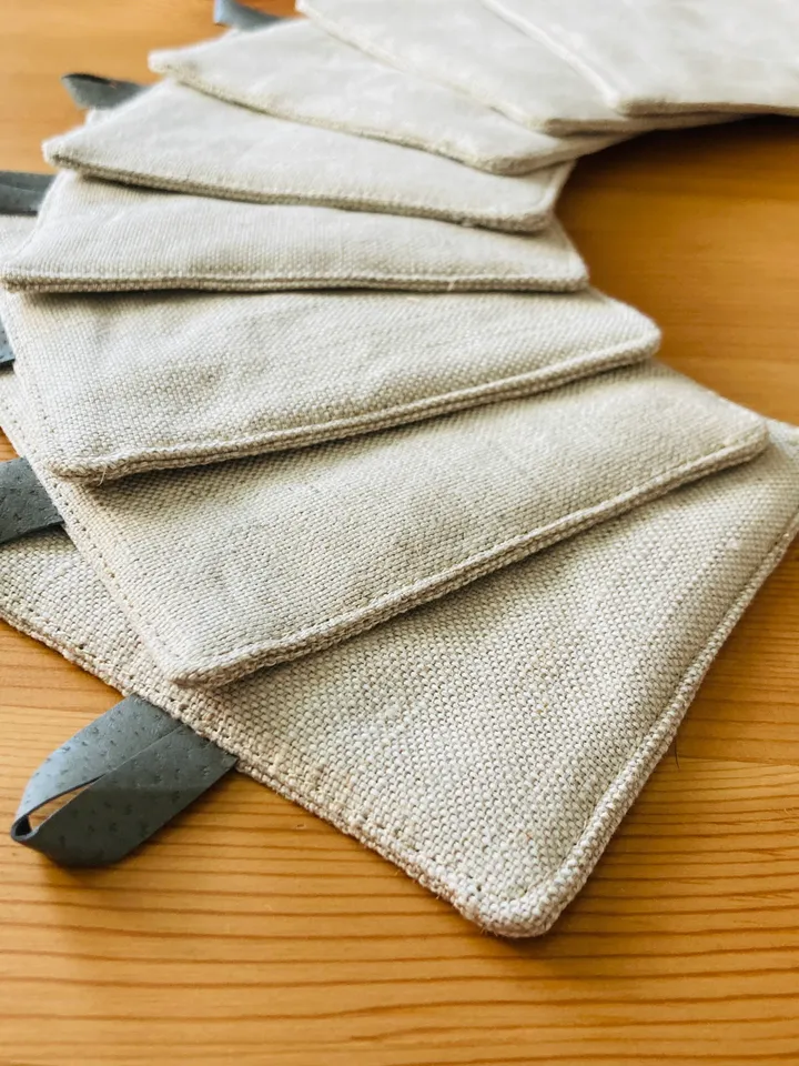 Set of 4 linen coasters