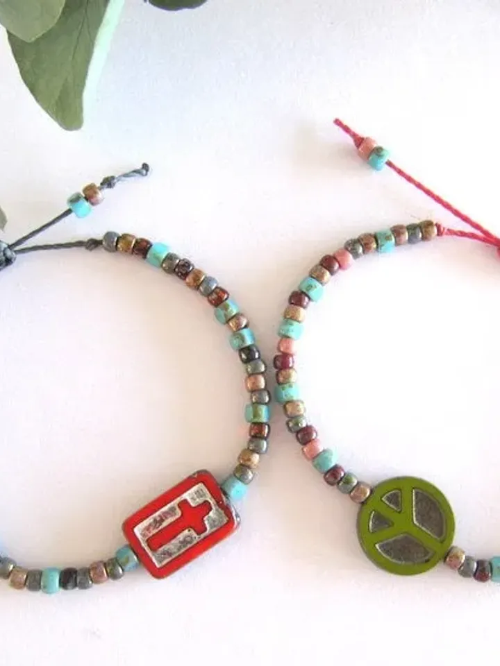 Beaded bracelet boho chic style, macrame beaded bracelet gift for women / men, hippie beaded bracelet, Best friend gift. Gift for mother