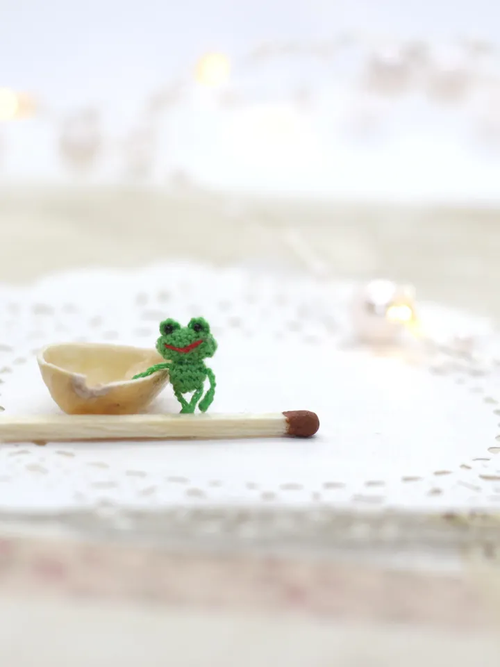 frog figurine micro crochet animals dollhouse miniature tiny frog amigurumi terrarium miniatures cute gift