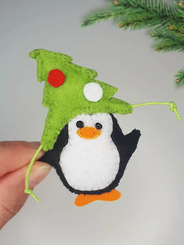 Christmas Ornament Patterns , Cute Penguin stuffed toys Advent Calendar pattern , Stocking Stuffer Kids , Felt Christmas
