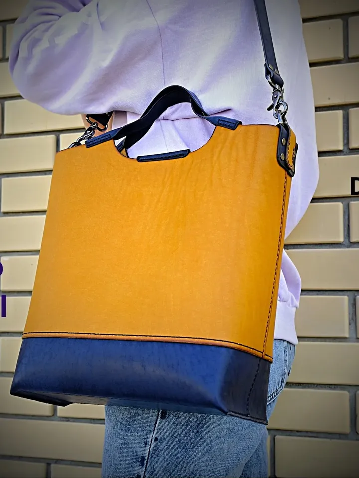 Leather pattern Shoulder Tote Bag. BG