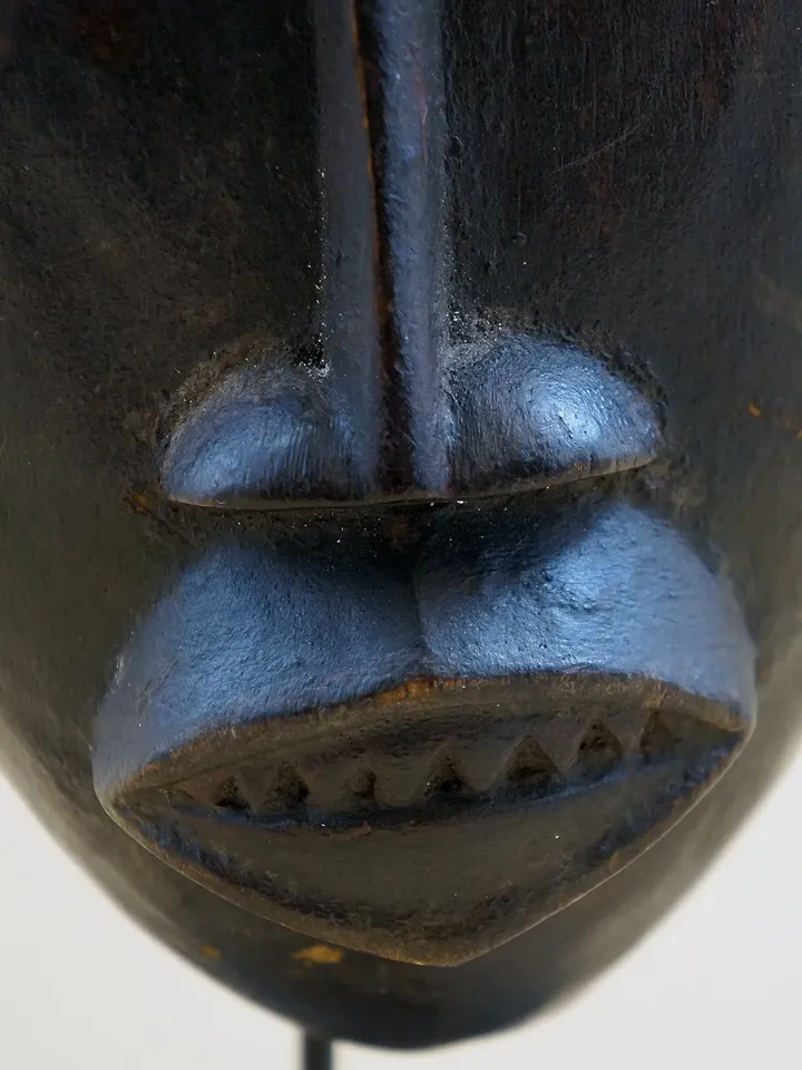 Ngbaka Vintage African Mask art