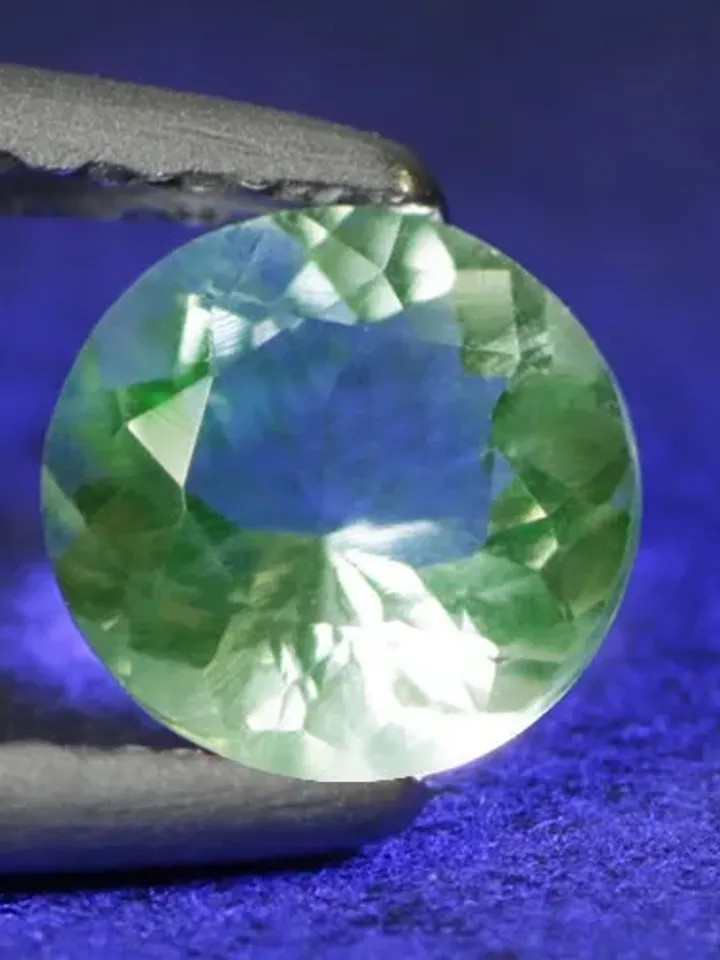 0.36 CT Rare Gemstone 100% Natural UV Color Change Mexican Hyalite Opal