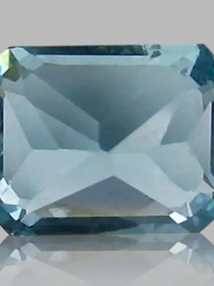 1.68 ct Wonderful Fire Sparkling 100 % Natural Blue Green Apatite