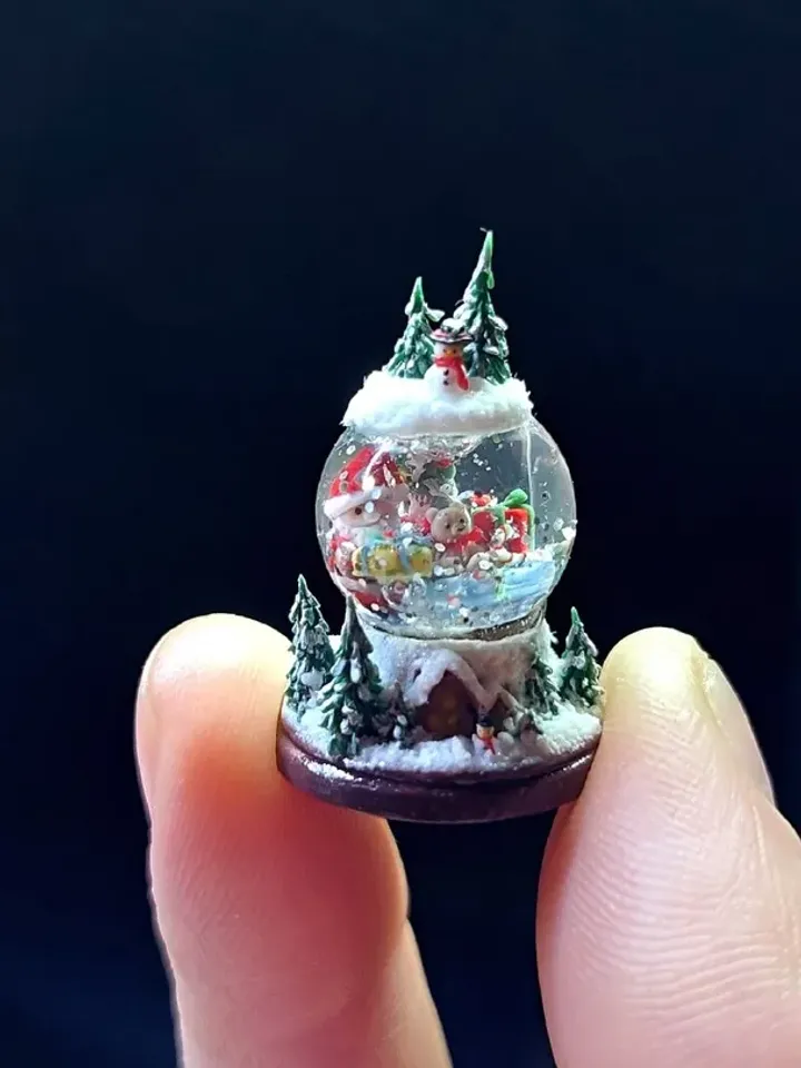 Dollhouse Micro snow Ball 1:12 Scale, Miniature Glass Snow Ball, Miniature Snow Ball, Dollhouse Christmas Snow Ball