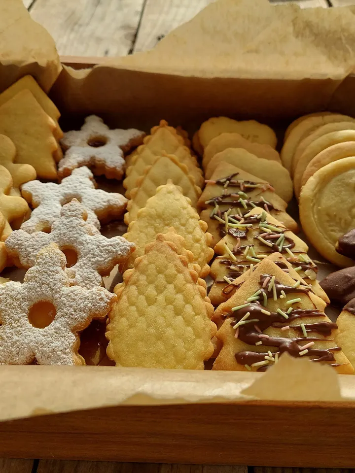 36 Pcs Homemade Christmas&New Year Gift Cookies | 3 Dozen Christmas Cookie Assortment,Christmas Party cookies,Christmas Gift,Cookie Gift box