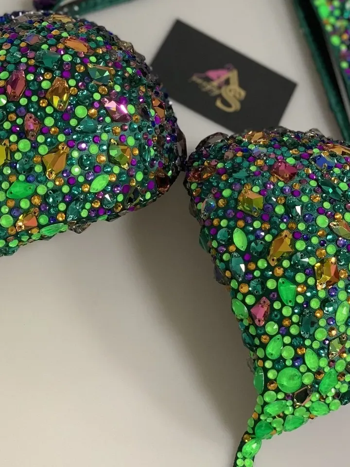 Hummingbird-Bikinis in stones