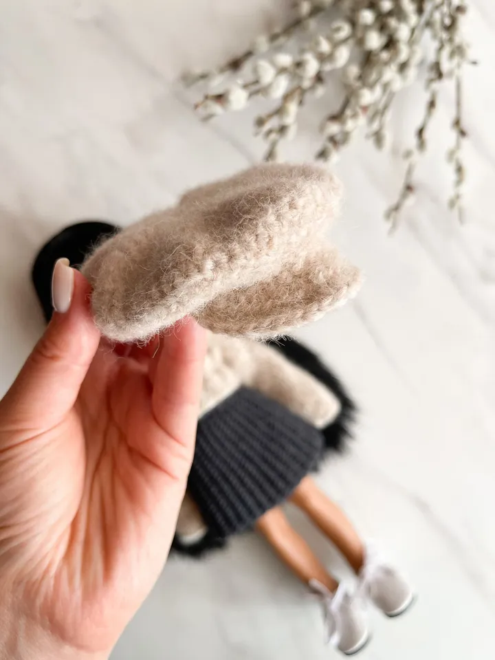 Paola Reina “Popcorn” outfit alpaca shortened sweater and hat with cotton skirt