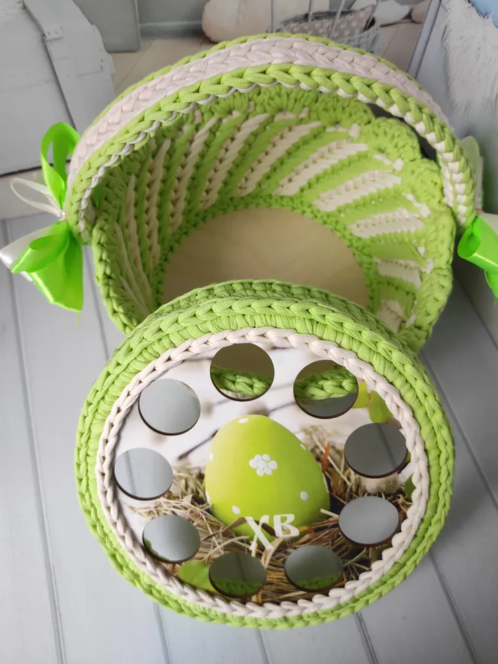Basket for Easter, crochet interior basket, basket for eggs
