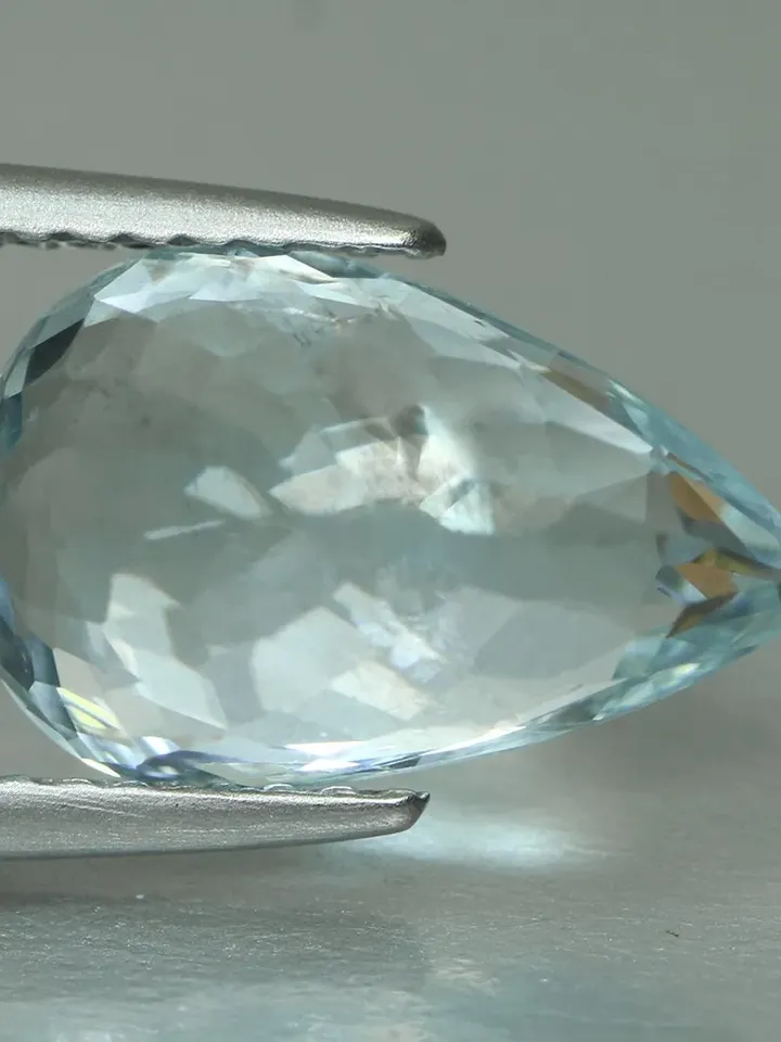 3.64 CT Resplendent Pear Cut Unheated 100% Natural Blue Aquamarine