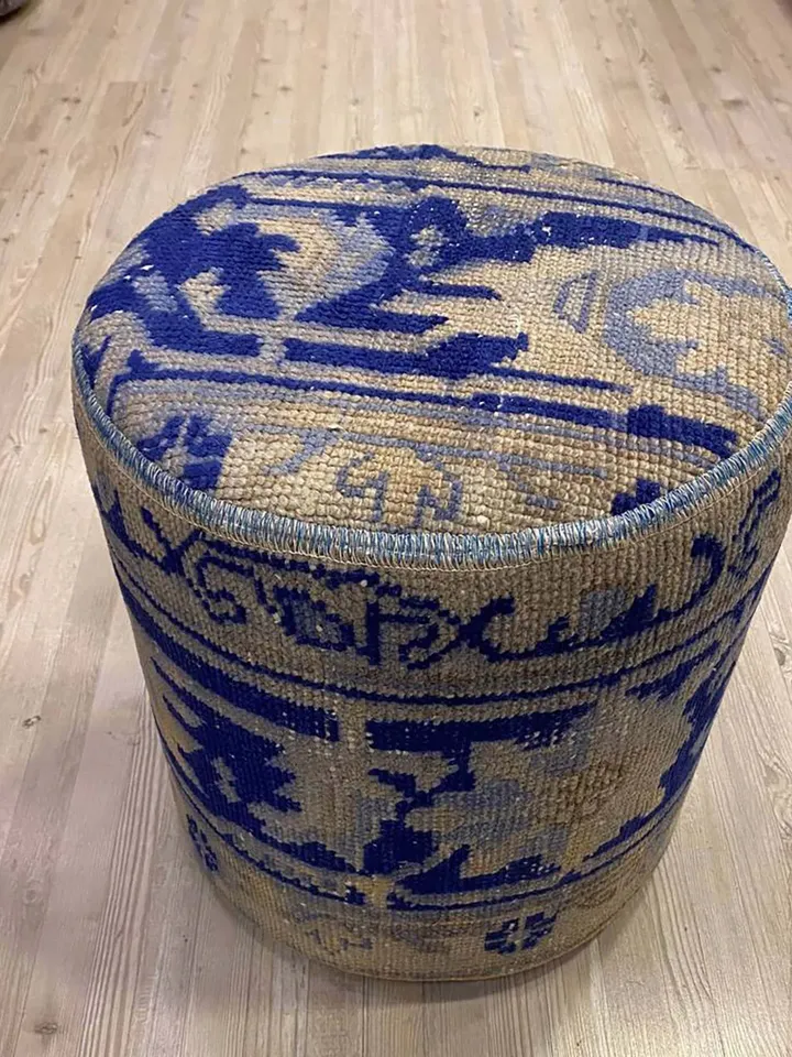 BohoCozy: Handmade Patchwork Ottoman Pouf, Bohemian Kilim Rug, 35x40x35cm for a Cozy Home Decor .