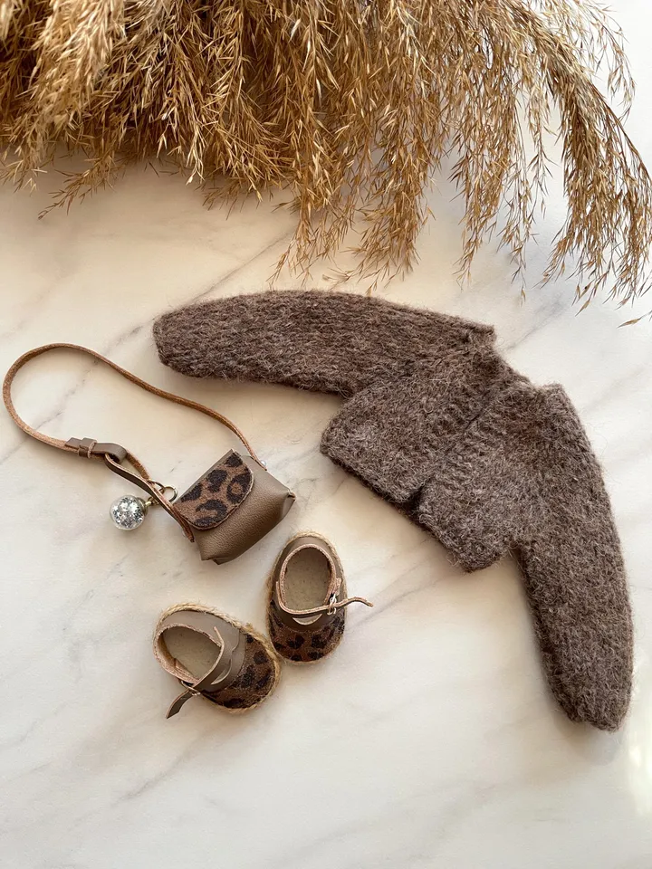 Paola Reina cardigan boots bag accessories for dolls