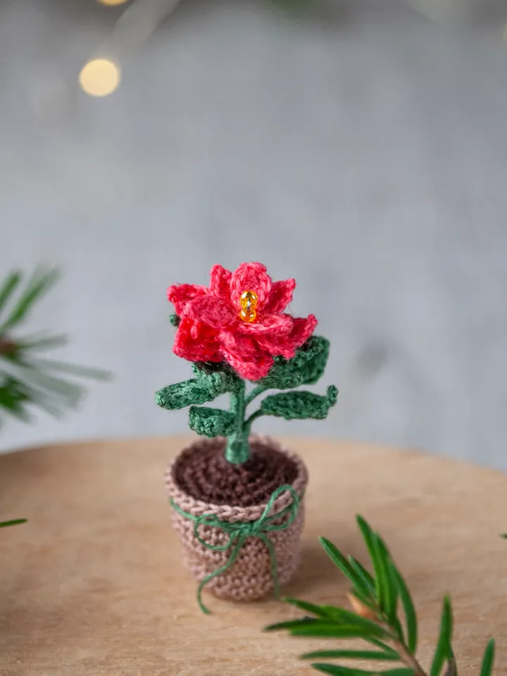 Christmas houseplant Poinsettia, Miniature potted flower, Christmas gift idea Crochet tiny plant, Christmas floral decor
