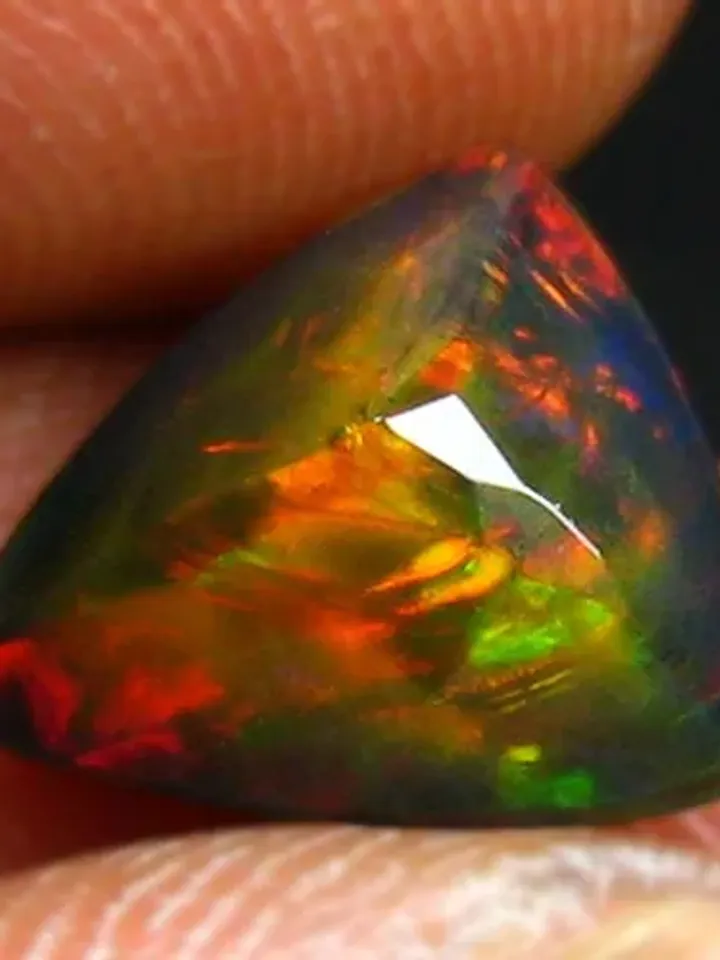 1.83 CT Sensational 3D EleCTric Multi Flash Pattern 100% Natural Welo Black Opal Gemstone