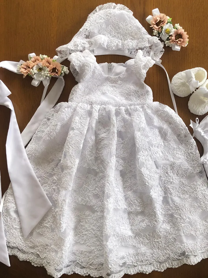 White dress white lace, pearls, 3d flowers, bonnet with lace and flowers, booties and panties. Baptism outfit for baby girl.