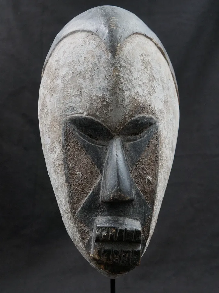 Salampasu Vintage African Mask art