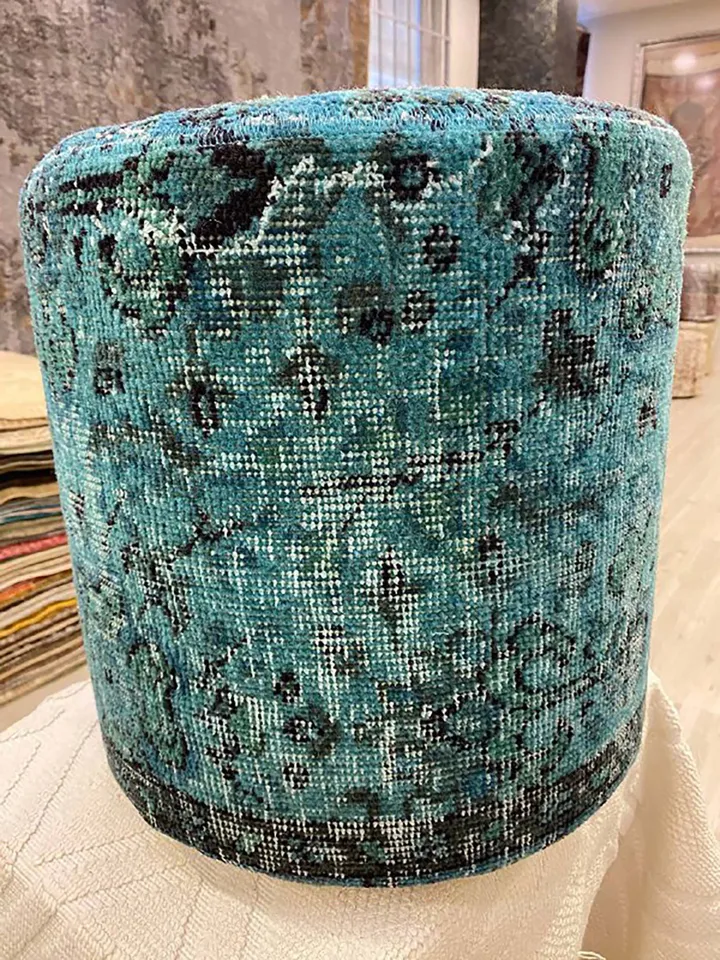 BohoCozy: Handmade Patchwork Ottoman Pouf, Bohemian Kilim Rug, 35x40x35cm for a Cozy Home Decor .