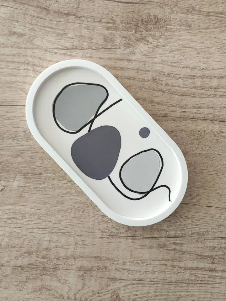 Decorative trays with abstract painting / trinkets
