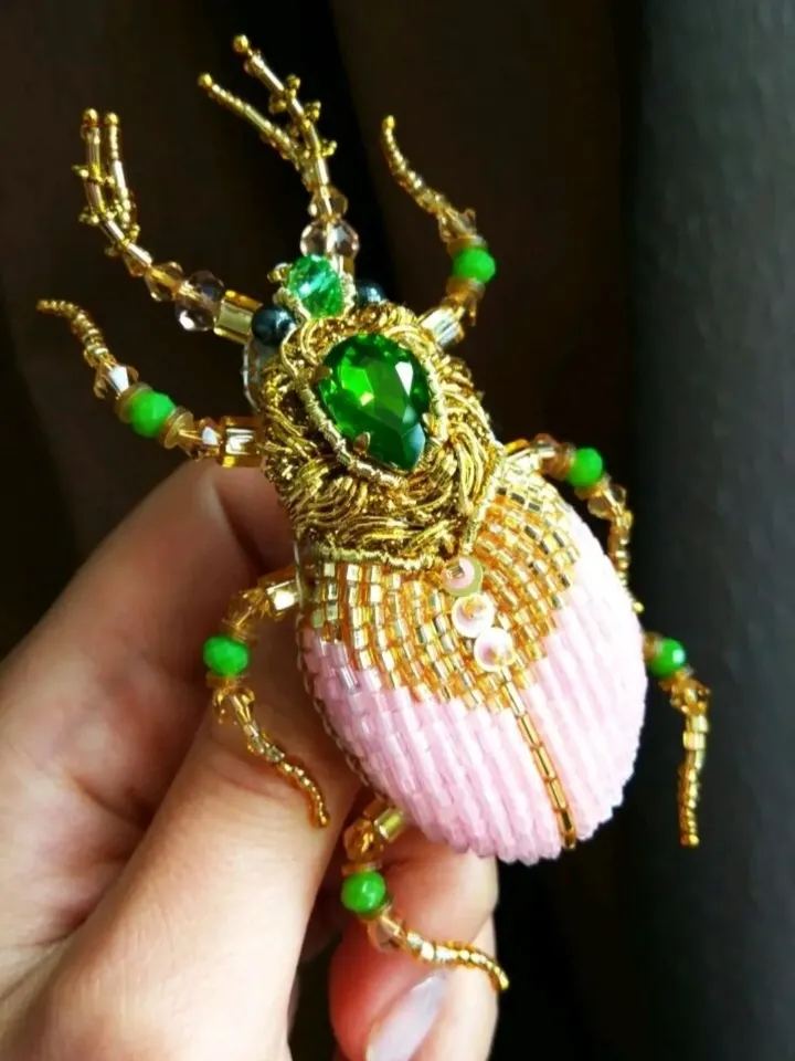 Beaded insect brooch, insect pin, bug brooch, pink bug brooch, bug pin, bee brooch, bug brooch, insects, madam toto