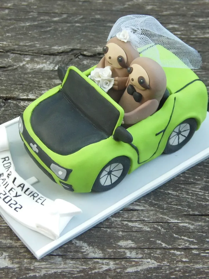 Car Cake Topper, Bride and Groom Cake Topper, Car Figurine, Bride Cake Figure, Groom Cake Figure, Couple Cake Topper, Custom Gift for Couple