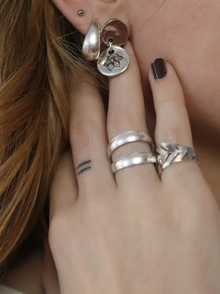 Personalized Band Ring in Silver or Gold with Two Names | Thick Parallel Wraparound Ring Engraved | Double Name Ring for Mom/Grandma
