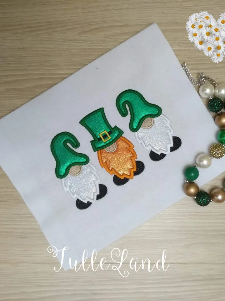 St Patrick's Day Gnome Green Shamrock Gnome with Leprechaun Hat Gnome with clover Applique Design for Machine Embroidery