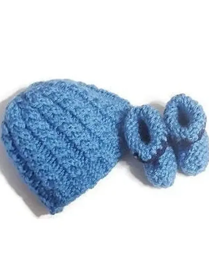 Micro Preemie Baby Hat and Socks, NICU Essentials, Tiny Newborn Crib Hats, Hospital Nurse Accessories, Expectant Parents, Premature Birth