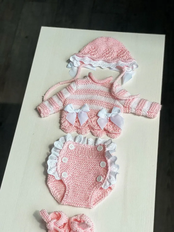 Knit outfit for baby girl. Sweater, hat, pants and shoes for baby girl. Take home outfit for girl. Baby shower gift for baby girl.