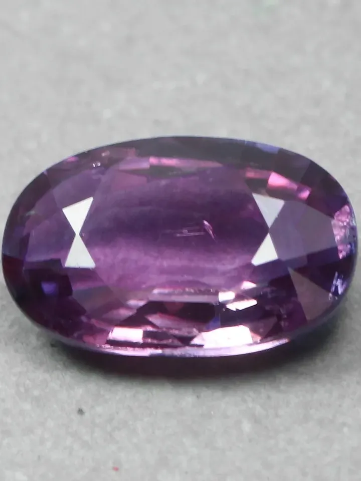 1.00 CT AIG Certified Unique Rarest 100% Natural Unheated Color Change Sapphire