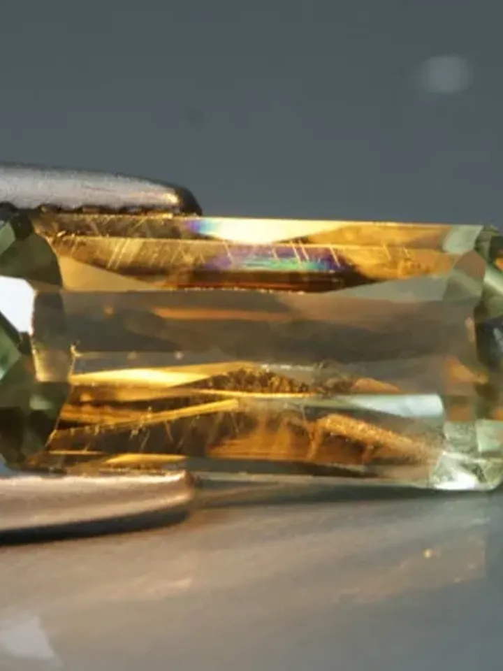 1.98 CT Pleasant Unheated 100% Natural Color Change Diaspore from Turkey