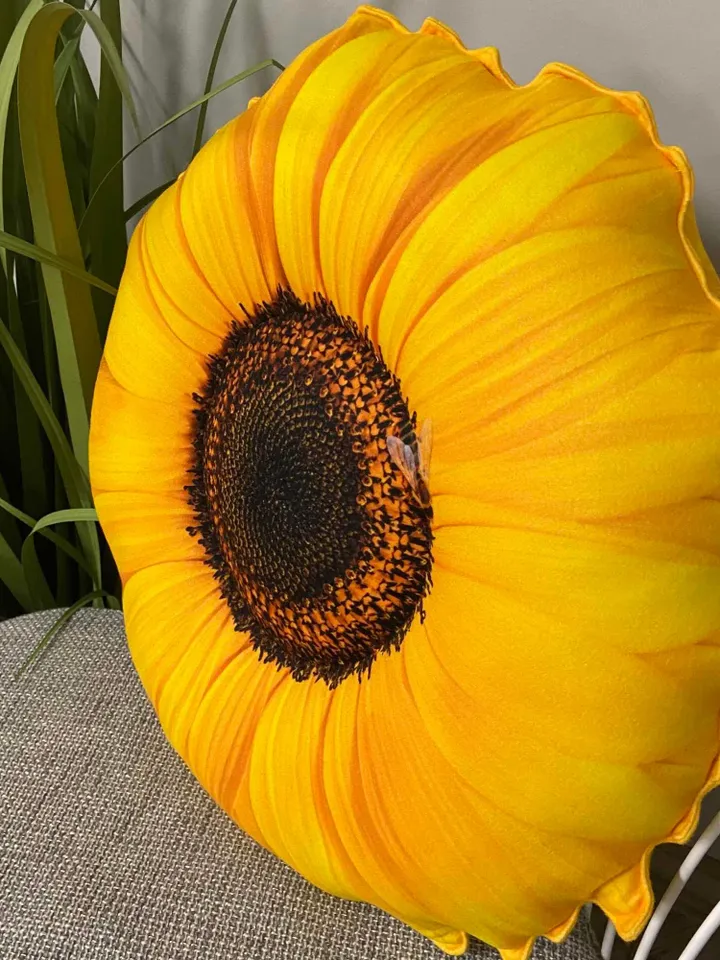 Sunflower pillow / sunflower / sunflower boho pillow / flower shaped decor / farmhouse / summer decor / Boho pillow