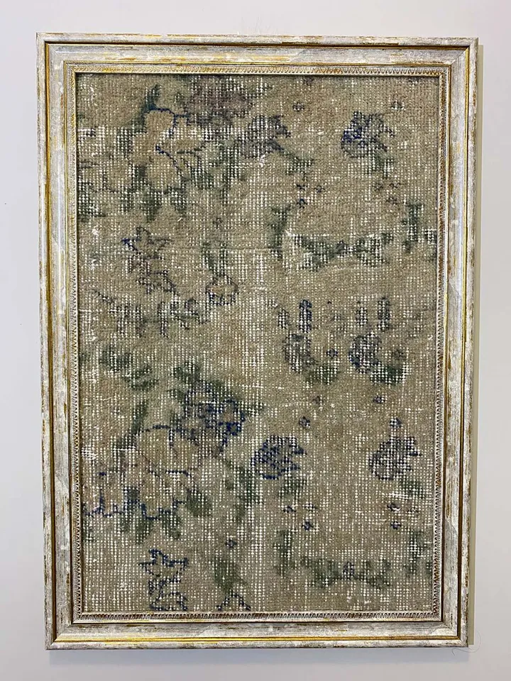 Elegant Vintage Wall Kilim Art - Hand-Woven Woolen Masterpiece for Home Decor - 50x70 cm