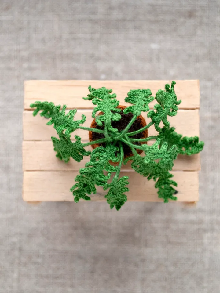 Miniature FERN in a pot, Evergreen plant for Fairy Garden, Artificial plant Boston fern, Tiny flower for decoration 1/12