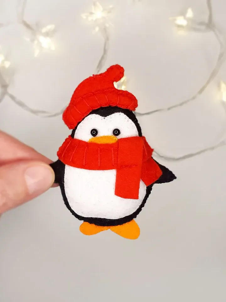 Christmas Ornament Patterns , Cute Penguin stuffed toys Advent Calendar pattern , Stocking Stuffer Kids , Felt Christmas