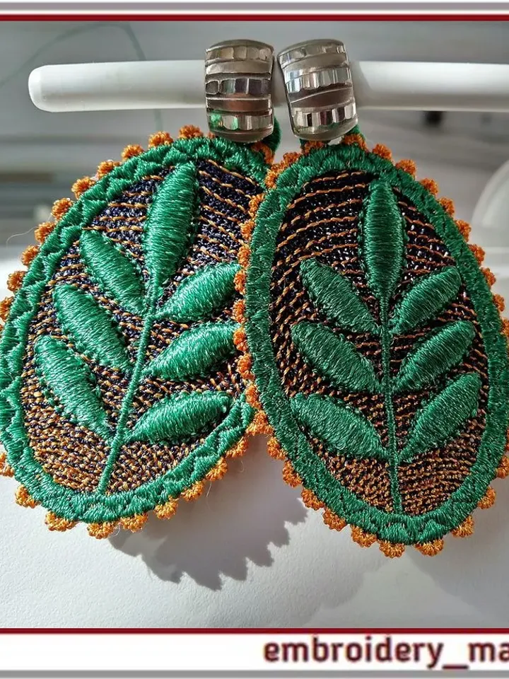 In the hoop embroidery design FSL Jewelry set earrings and brooch