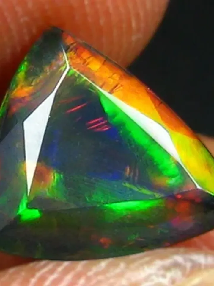 1.83 CT Sensational 3D EleCTric Multi Flash Pattern 100% Natural Welo Black Opal Gemstone