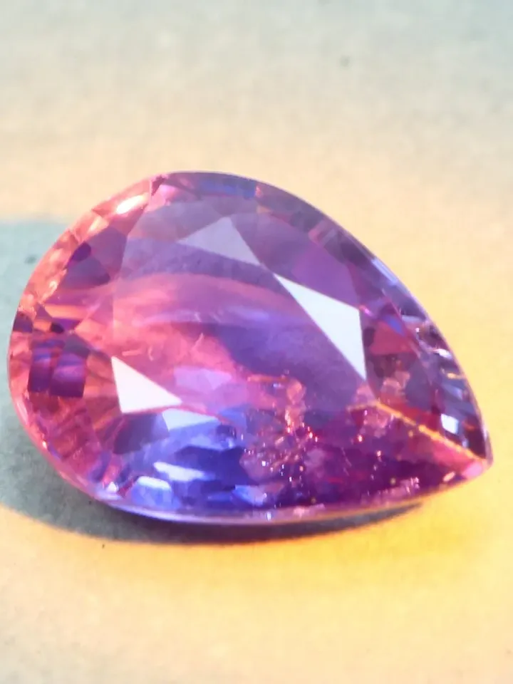 1.10 CT AIG Certified Unique Rarest 100% Natural Unheated Color Change Sapphire