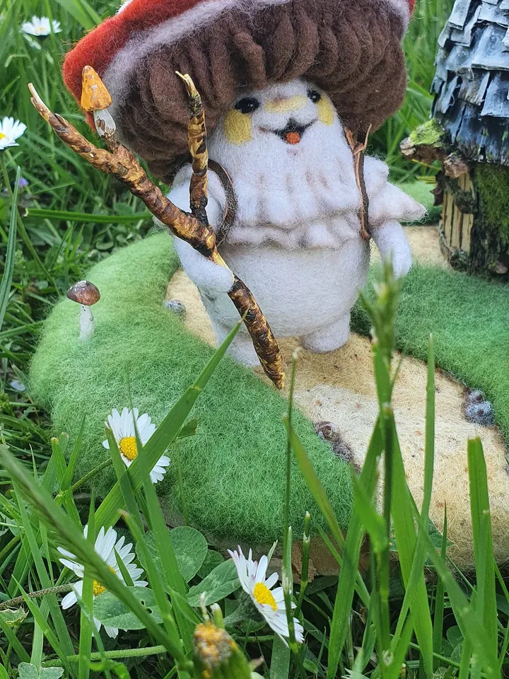 Mushroom Humanoids Myconid/Myconid Druid/dry felting mixed technique composition