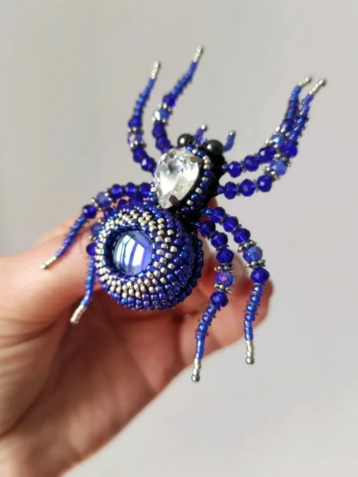 Beaded insect brooch, insect pin, spider brooch, spider, bug pin, spider brooch, bug brooch, insects, madam toto