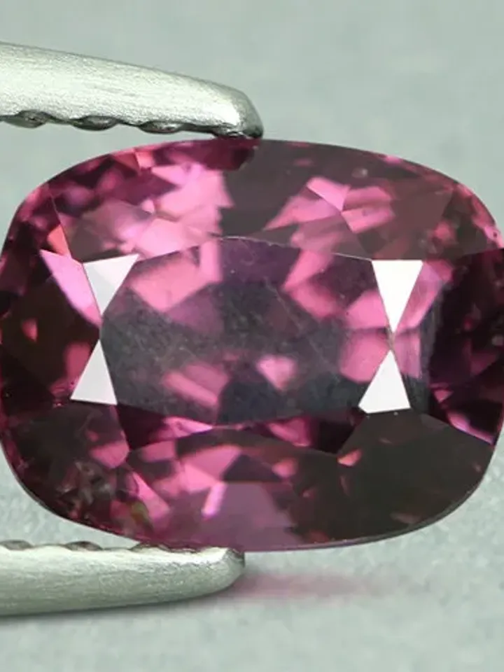 1.34 CT Wonderful Quality Gemstone Unheated Deep Pink 100% Natural Spinel