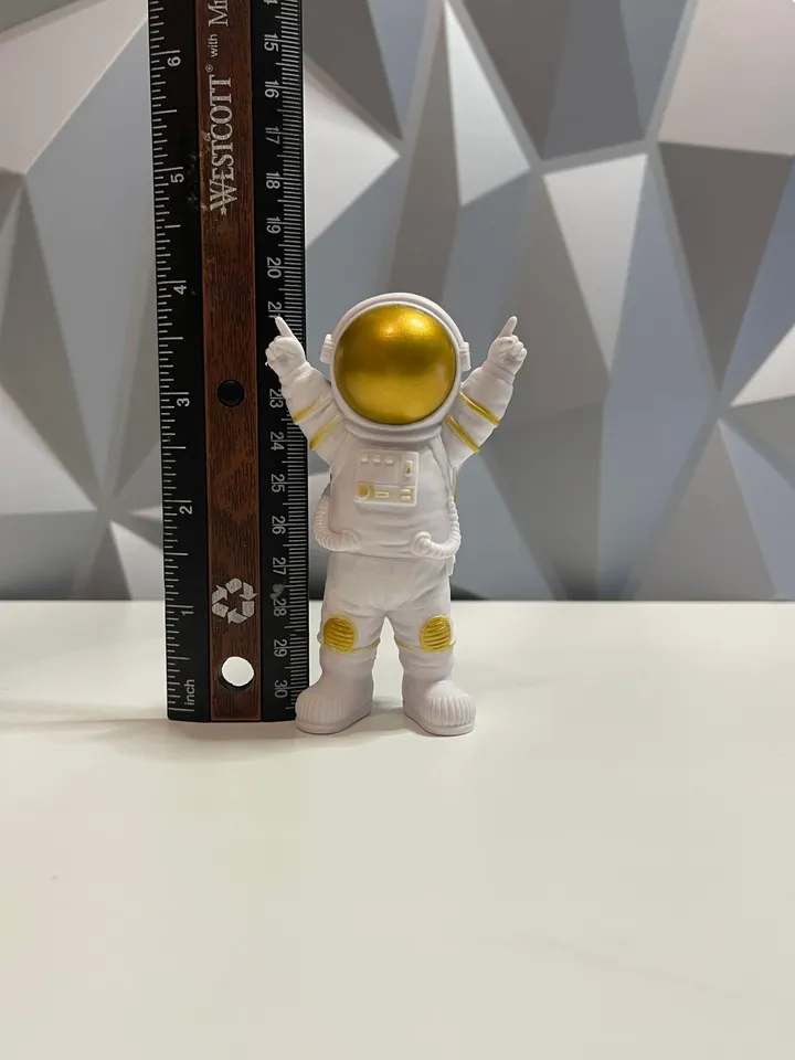 Crypto Moon Mission Astronaut figurine (3 Styles)
