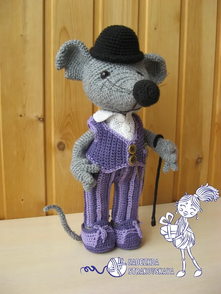 PATTERN: Daddy Mouse - tattered ear crochet pattern*