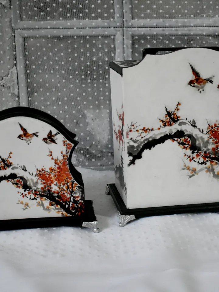 Square Napkin stand, Napkin holder for table setting with the image of Japan