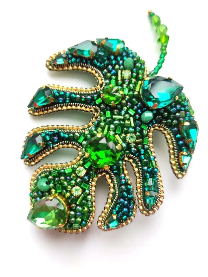 Beaded brooch, leaf pin, monstera brooch, green brooch, pin, bee brooch, bug brooch, insects, madam toto, gift for her